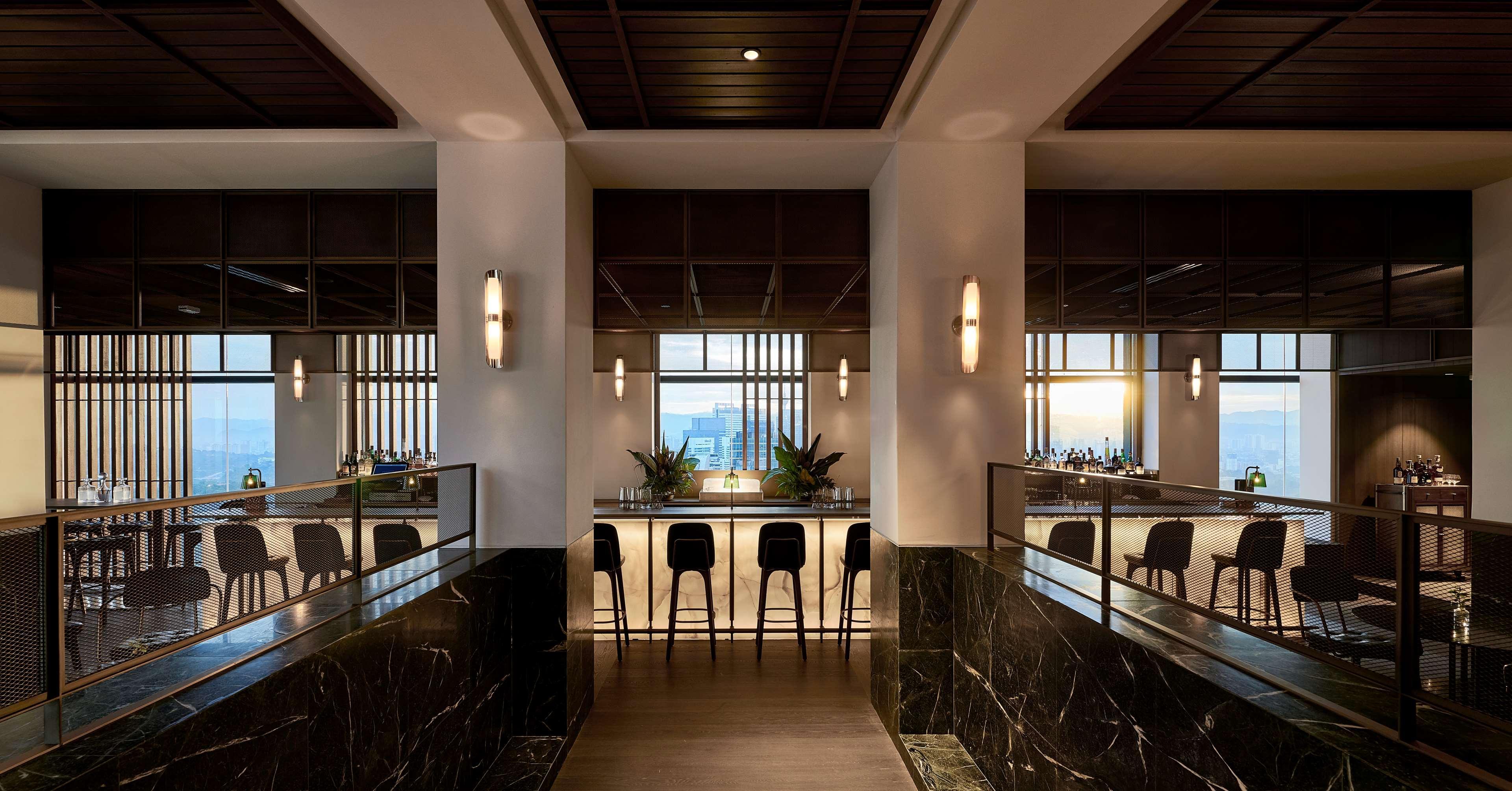 Hotel Alila Bangsar Kuala Lumpur Zewnętrze zdjęcie The bar at the 19th floor