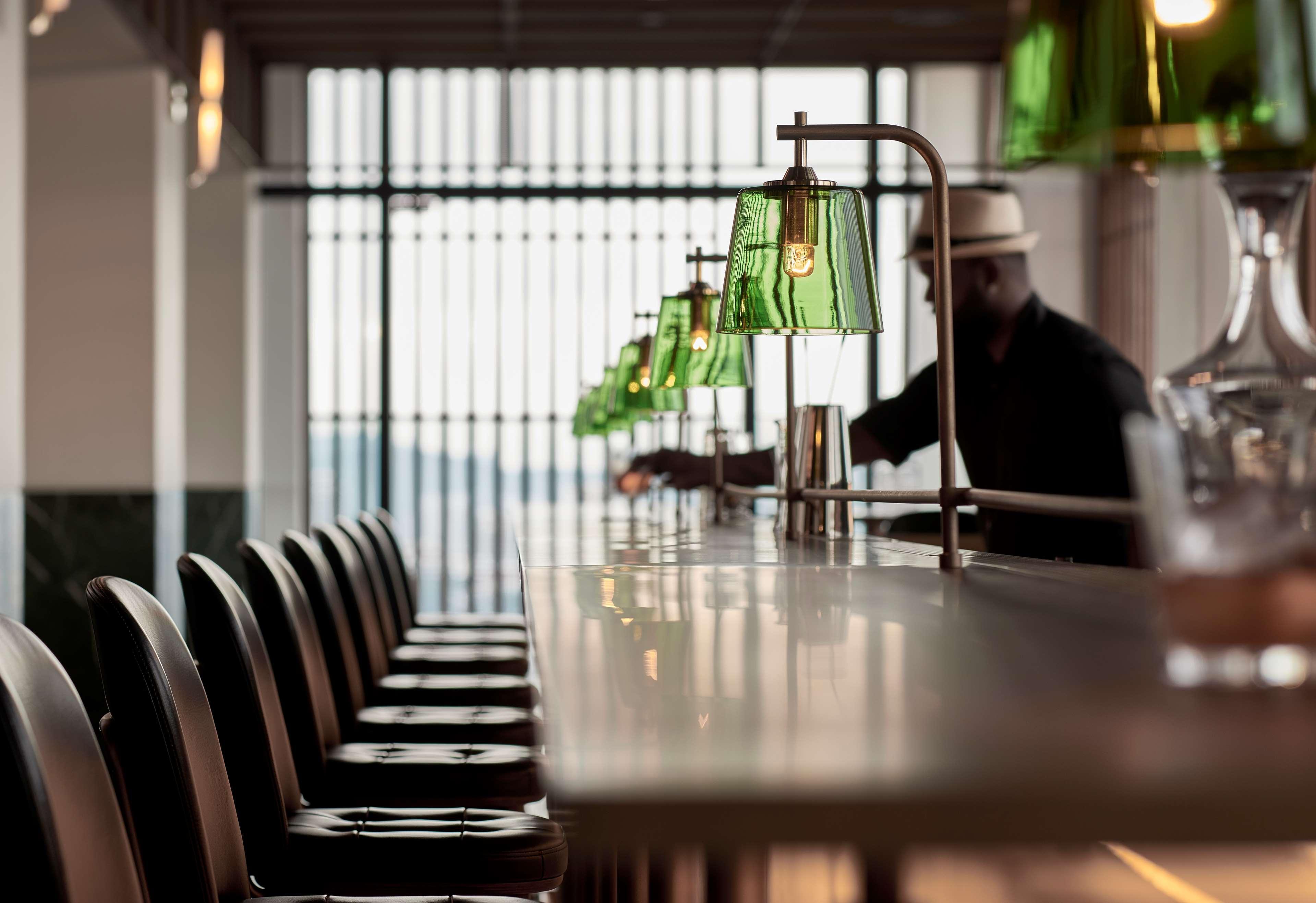 Hotel Alila Bangsar Kuala Lumpur Zewnętrze zdjęcie The bar at the restaurant