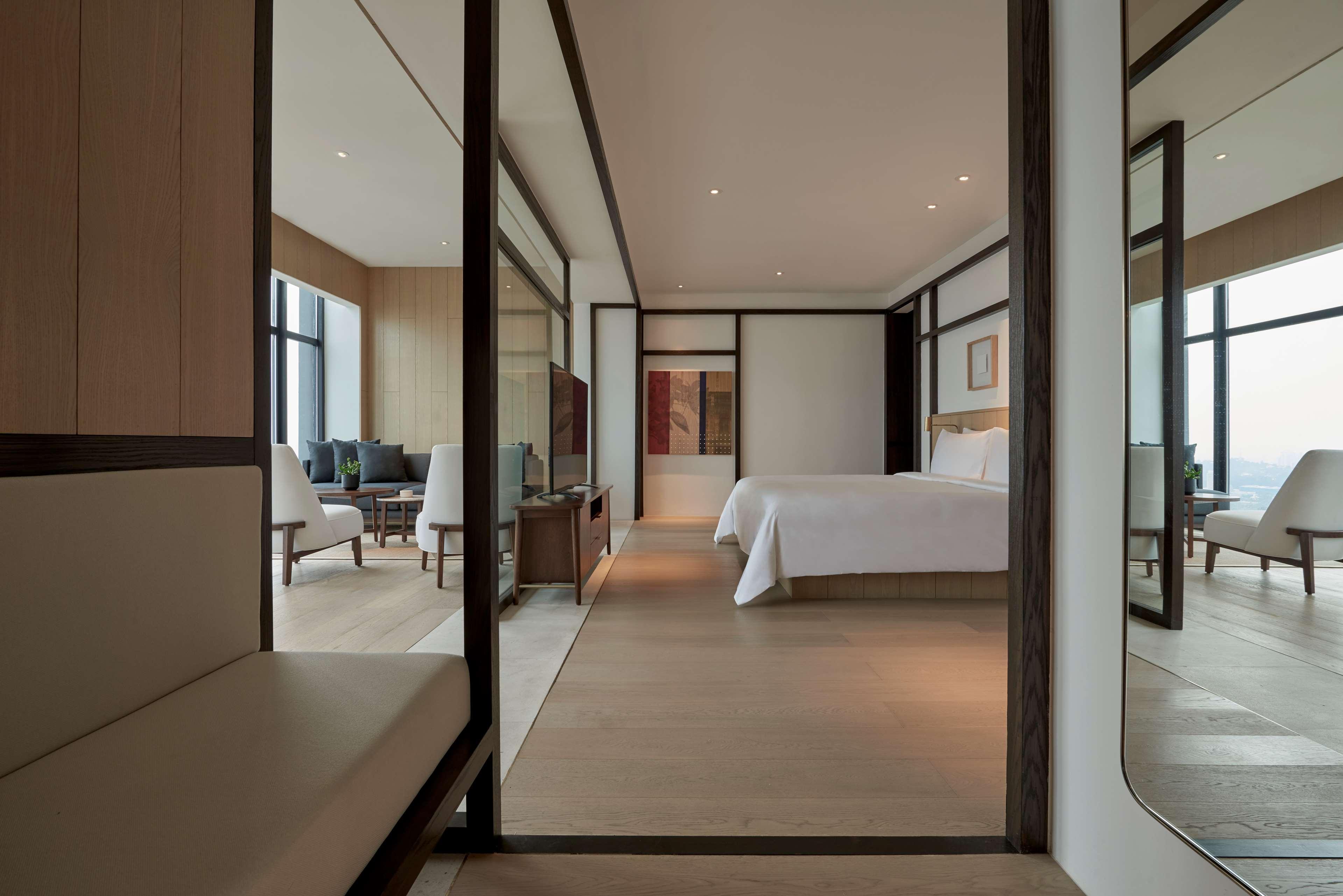 Hotel Alila Bangsar Kuala Lumpur Zewnętrze zdjęcie A suite at The Ritz-Carlton, Kuala Lumpur