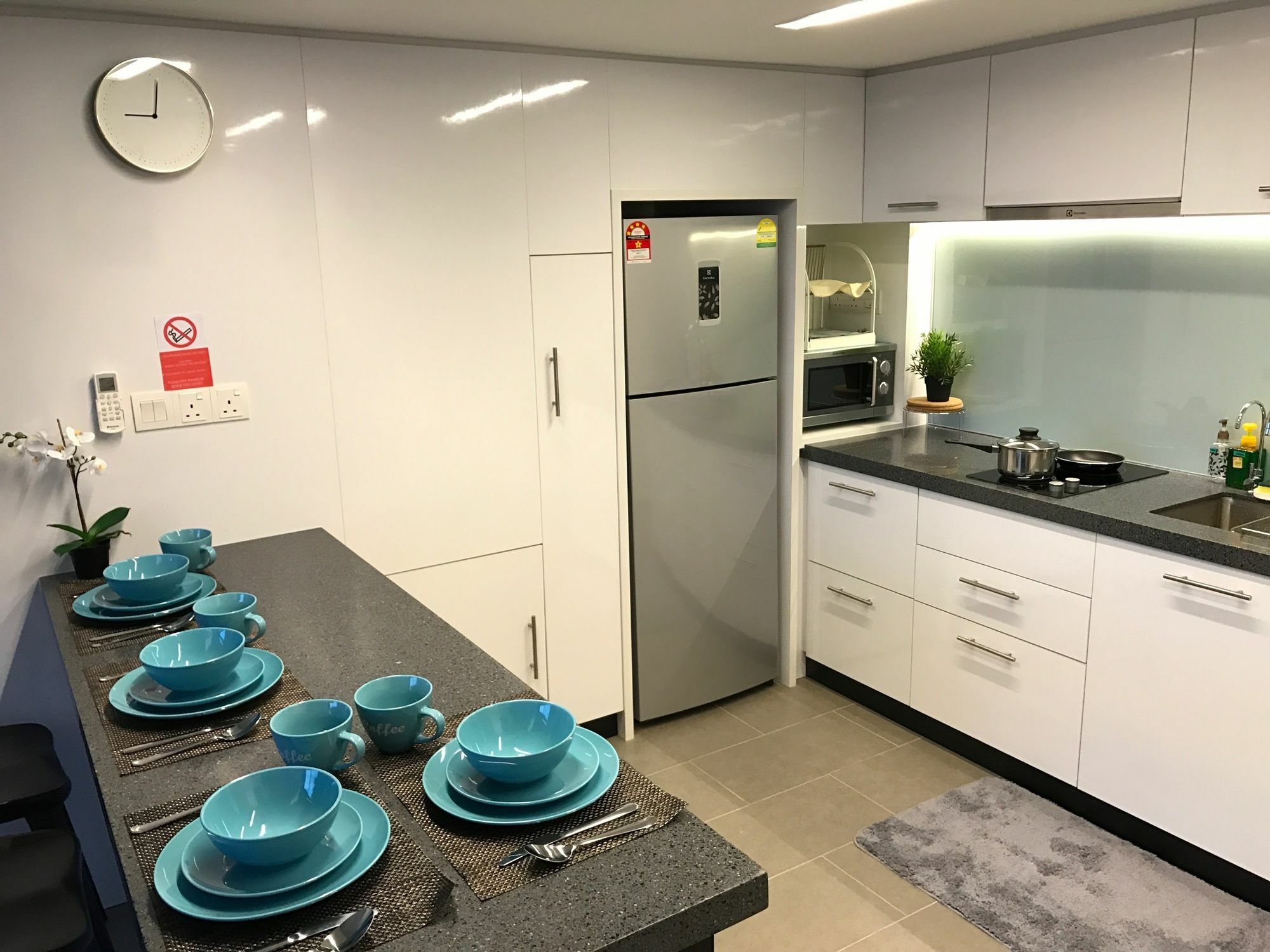 Hotel Alila Bangsar Kuala Lumpur Zewnętrze zdjęcie A typical kitchen in a residential hall