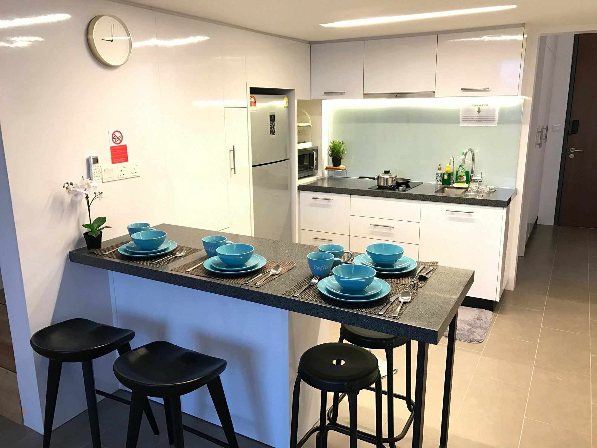 Hotel Alila Bangsar Kuala Lumpur Zewnętrze zdjęcie A kitchen in a student apartment