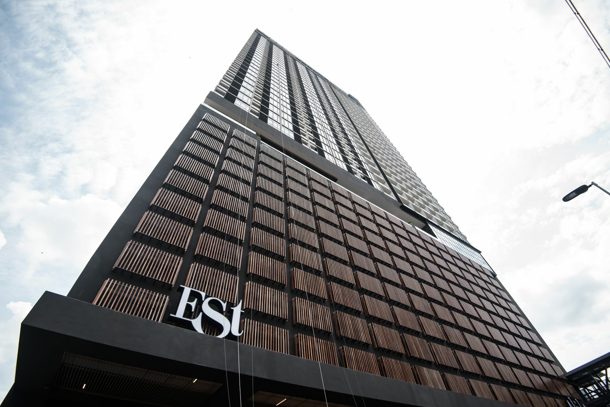 Hotel Alila Bangsar Kuala Lumpur Zewnętrze zdjęcie The Est building